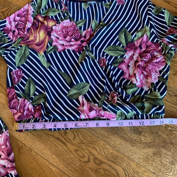 Charlotte Russe Cropped‎ Top Strips and Floral Print - Picture 10 of 15